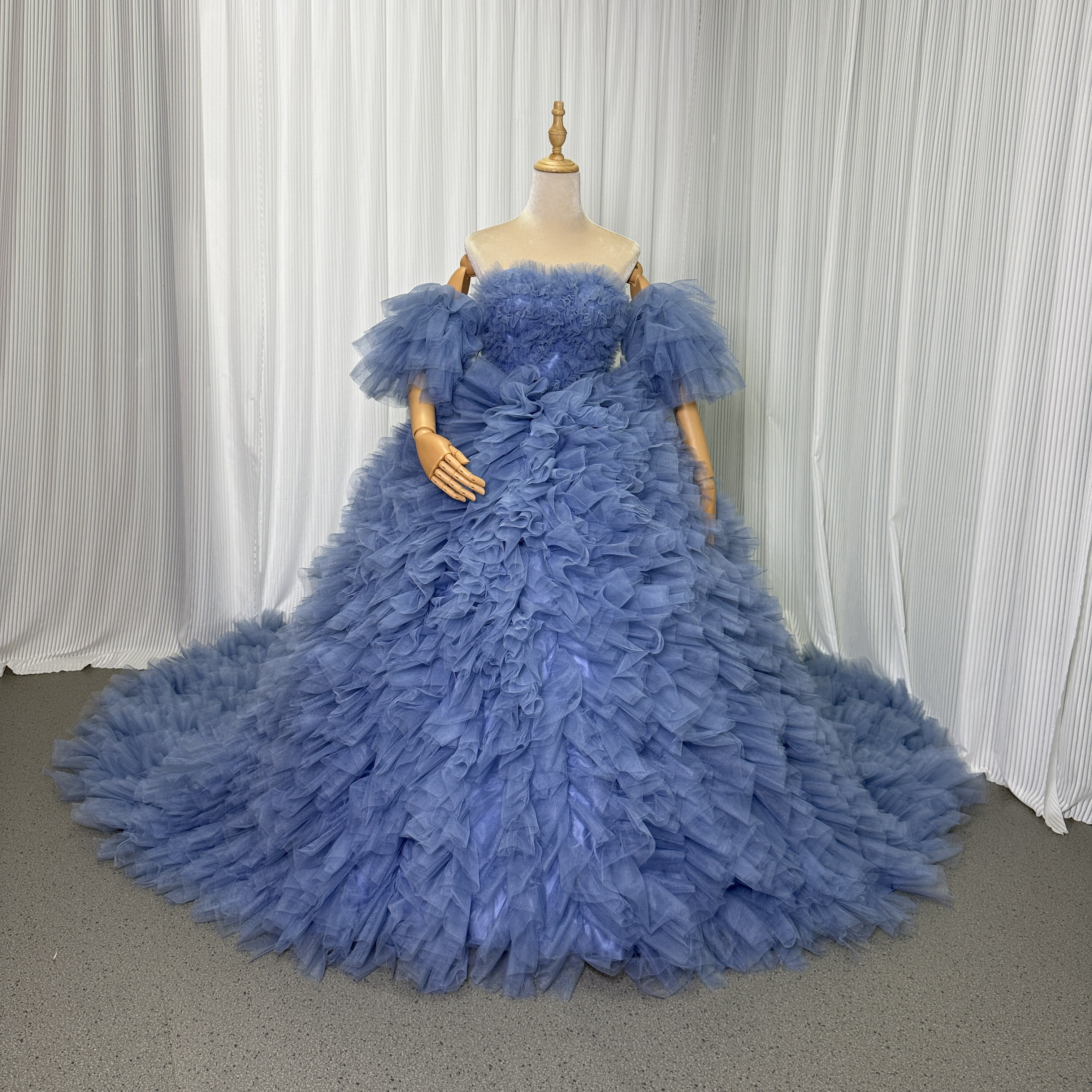 送料無料！カラードレス ブルーグレー 姫袖 もこもこドレス ラッフルフリル 編み上げ 抜群のおしゃれ見え