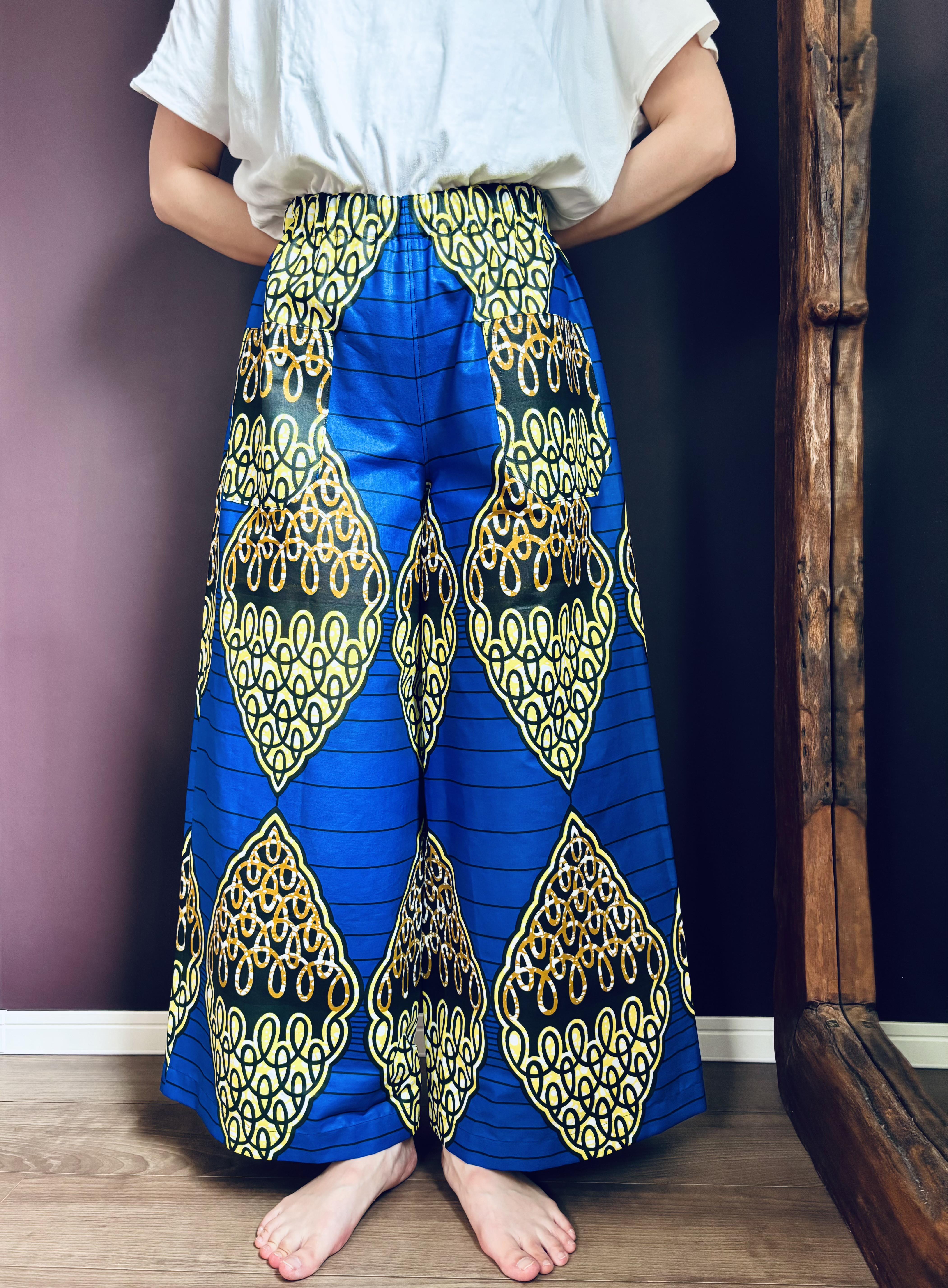 ワイドパンツ　くるくるダイヤ柄