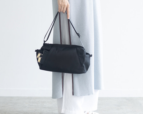 送料無料｜ボディバッグ 撥水加工ナイロン【ブラック】5ポケット