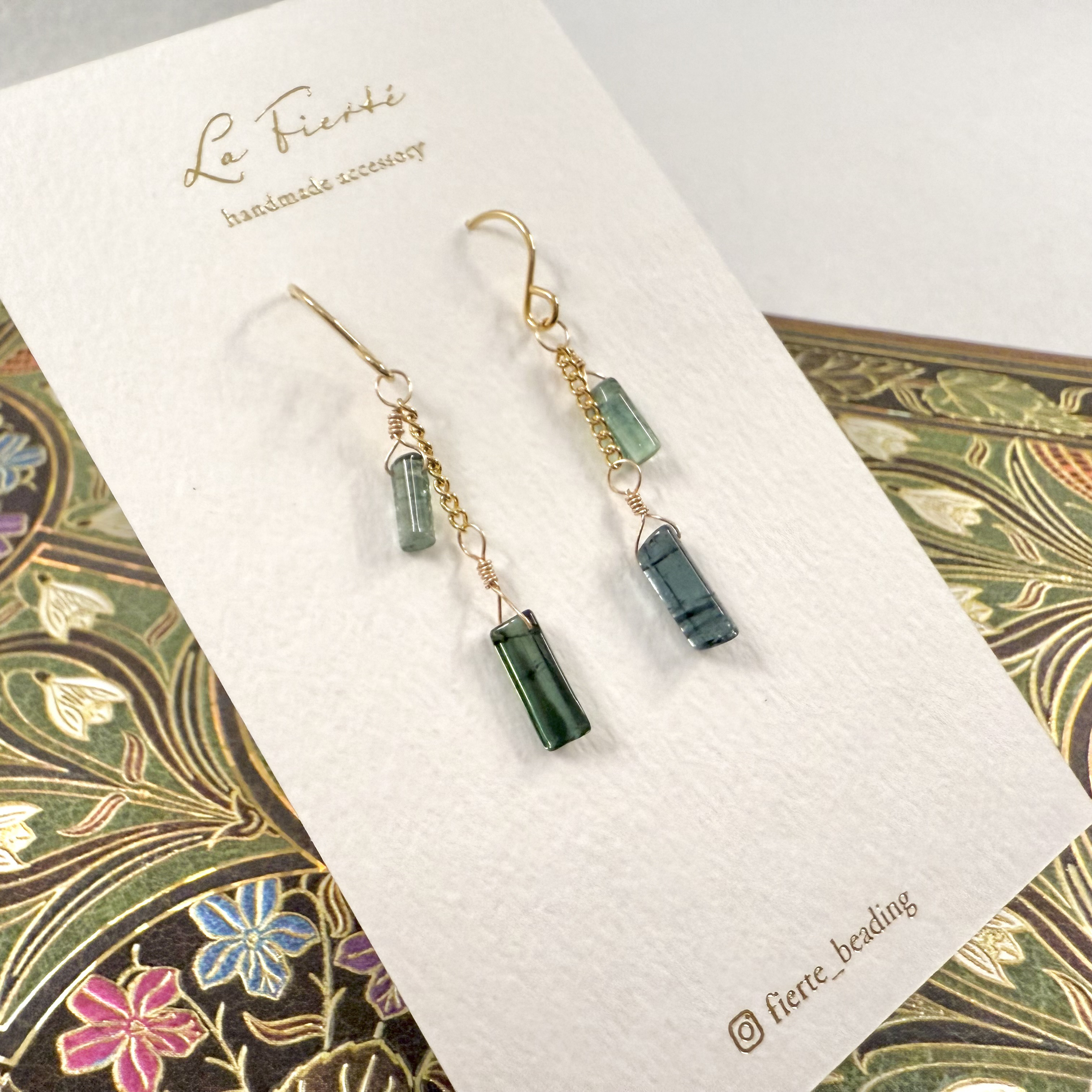 【天然石】トルマリン 揺れるピアス✦10月誕生石✦サージカルステンレス/イヤリング可✦パワー✦ストーン✦ ヴェルデライト