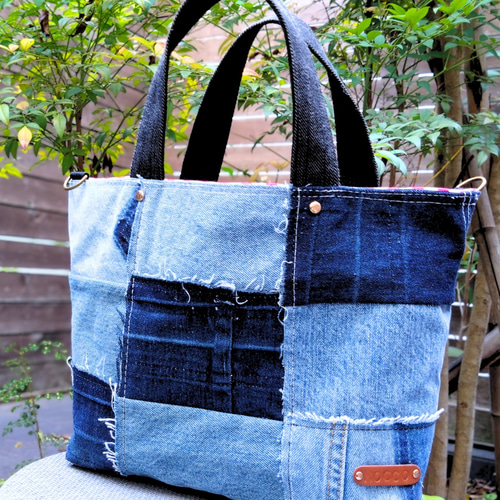 トートバッグ　ハンドメイド　デニムリメイク　ネイビー　底鋲つき【新品デニム】 №745【DENIM✖️PVC クリアポケットToteBag⚮̈♥】デニムリメイク推し