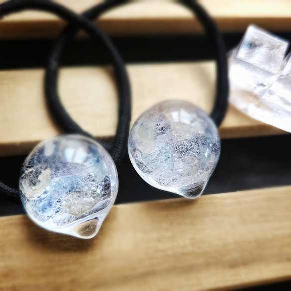 ひんやり氷風あめ玉ヘアゴム《レモンクォーツ&アクアマリン入り》marry.c's handmadeaccessory 3枚目の画像
