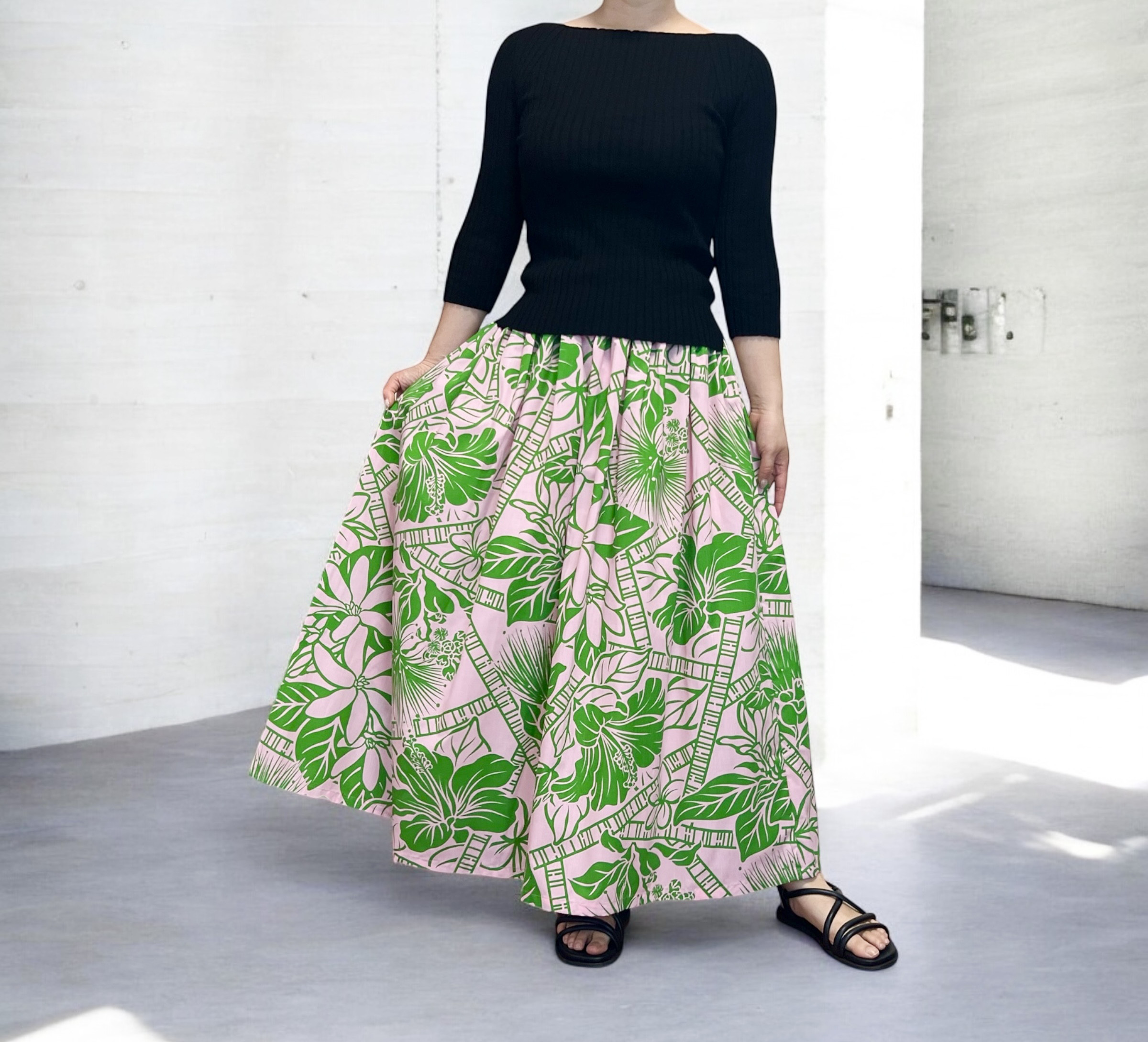 軽くてシワにならない♪ハワイアンファブリックのギャザースカート　リゾートフラワー