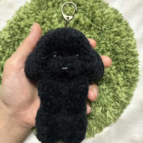 うるうるおめめのトイプードル ぬいぐるみマスコット毛糸キーホルダー