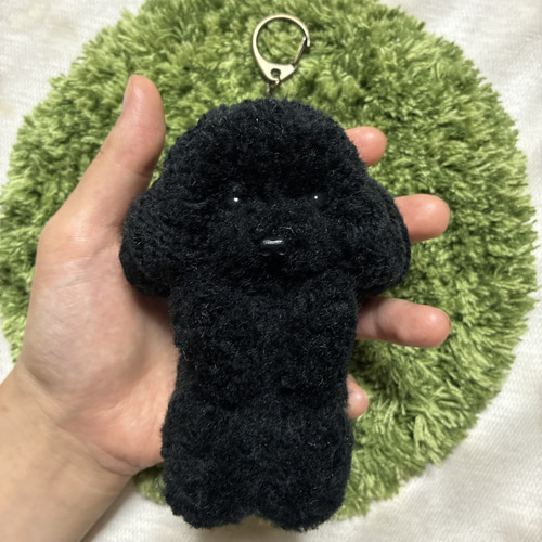 うるうるおめめのトイプードル ぬいぐるみマスコット毛糸
