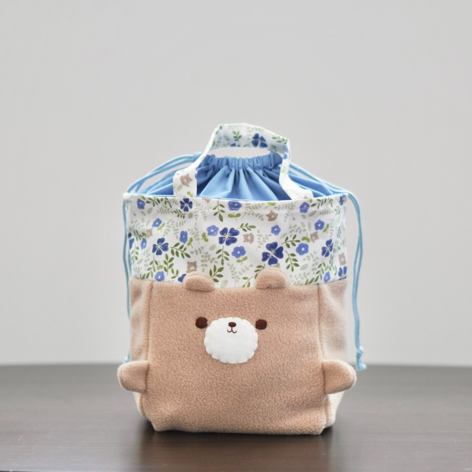 夏の新作生地、爽やかなブルー　ぬいぐるみみたいな、ふわふわ巾着バッグ