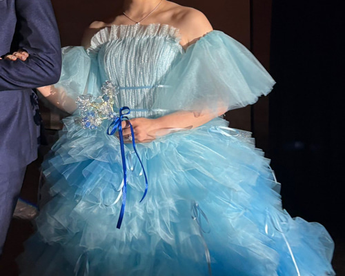 実例写真！カラードレス ブルー もこもこドレス リボン 編み上げ