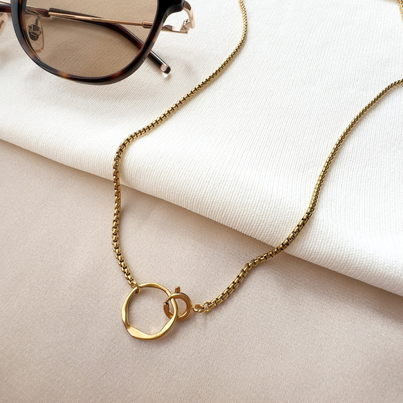 着脱簡単‼︎ シルバーあり◆幾何学モチーフのサングラス、メガネホルダー　敬老の日にも！　ステンレス　金属アレルギー対応 1枚目の画像