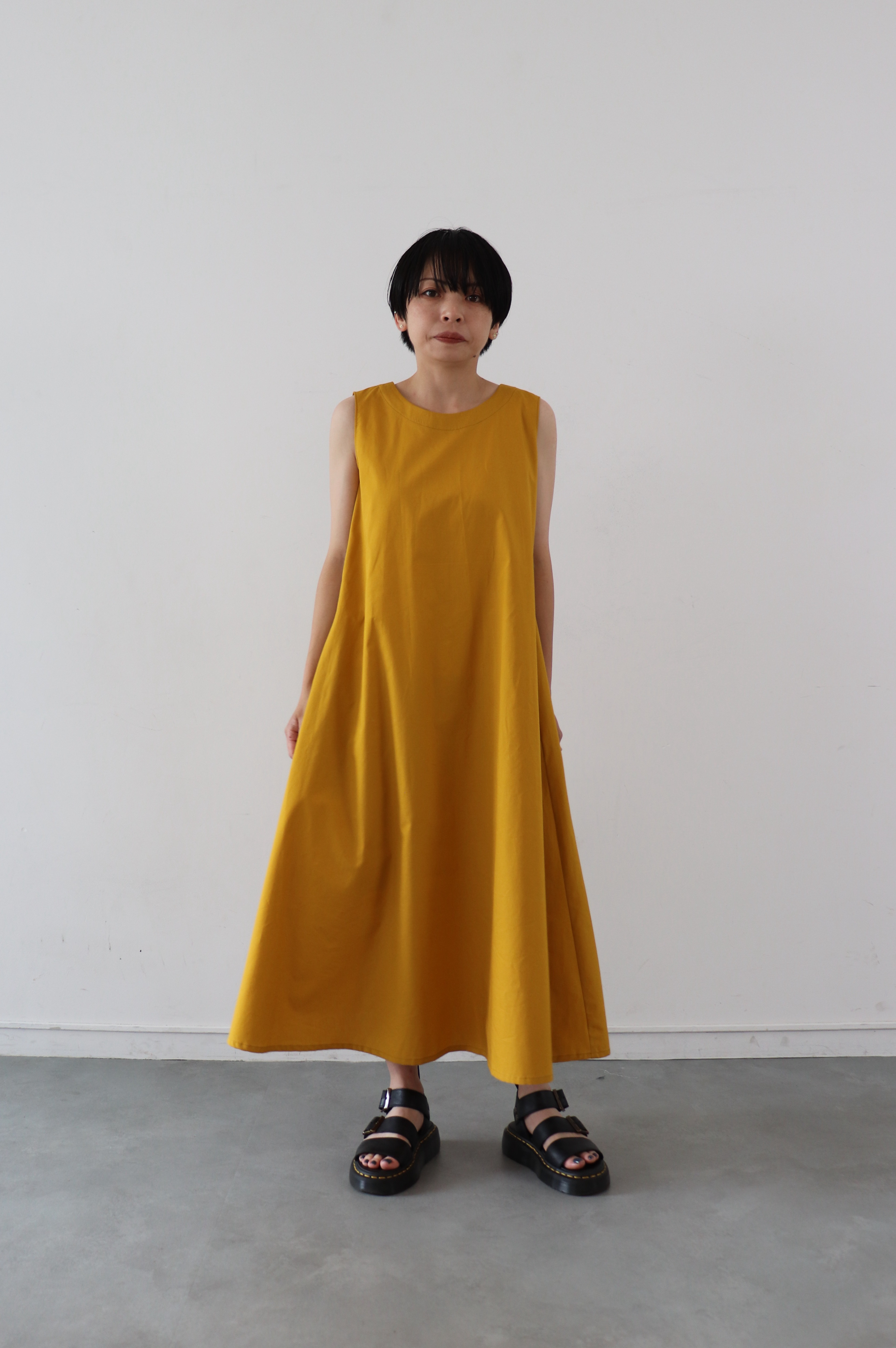 シンプルなノースリーブワンピース　Sサイズ、Mサイズ　ポケット付き付き