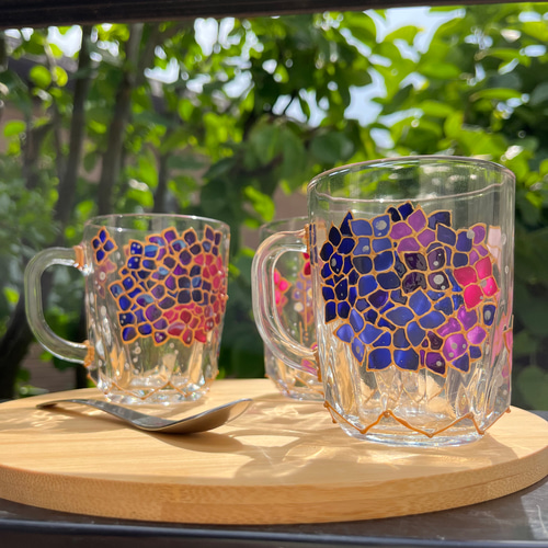 紫陽花グラス】初夏の透明感あふれる手描きアートの取っ手付きグラス
