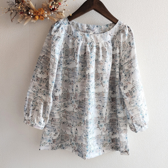 リバティ☆  LIBERTY　ヴェネツィア　　グレーブラウン 系 ヨークブラウスSＭL 1枚目の画像