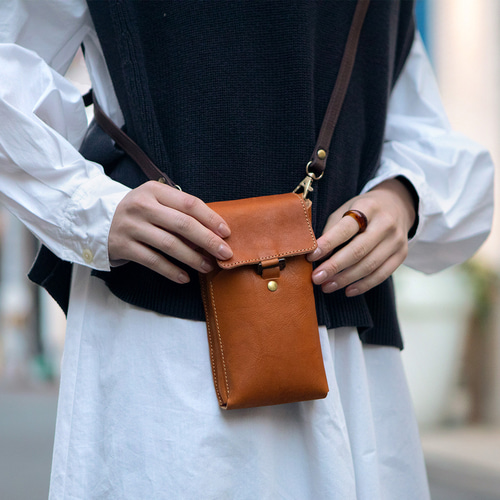 こなれサコッシュ　栃木レザー製　本革カバン　マグネット　肩紐　内張【匿名配送】 送料無料 本革 栃木レザー 【 サコッシュ -original-】 レザー