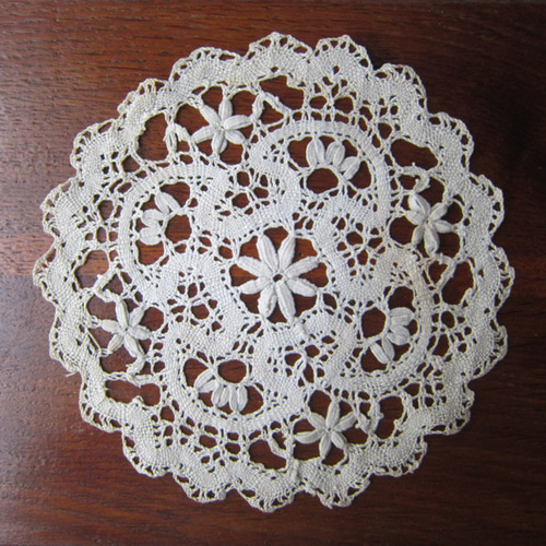 レースドイリーφ18cm2枚 フランスアンティーク 花模様 レース deparis