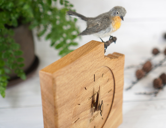 ＊野鳥＊羊毛フェルトニシオジロビタキ(オス)の木の時計 3枚目の画像