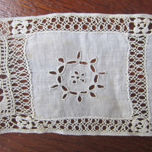 フランスアンティーク　刺繍ちょうちょレース フランスアンティーク 刺繍ちょうちょレース