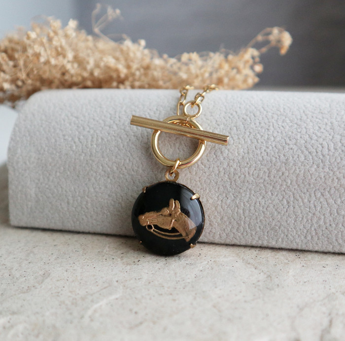 西ドイツヴィンテージ！馬のブラック×ゴールドのネックレス　1960年代　干支　午　金アレ対応