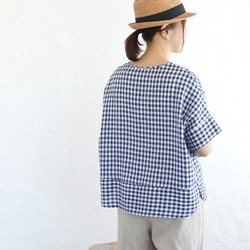 《数量限定》大人のTシャツに。リネンのワイドプルオーバーブラウス（ギンガムチェック）TP34. 4枚目の画像