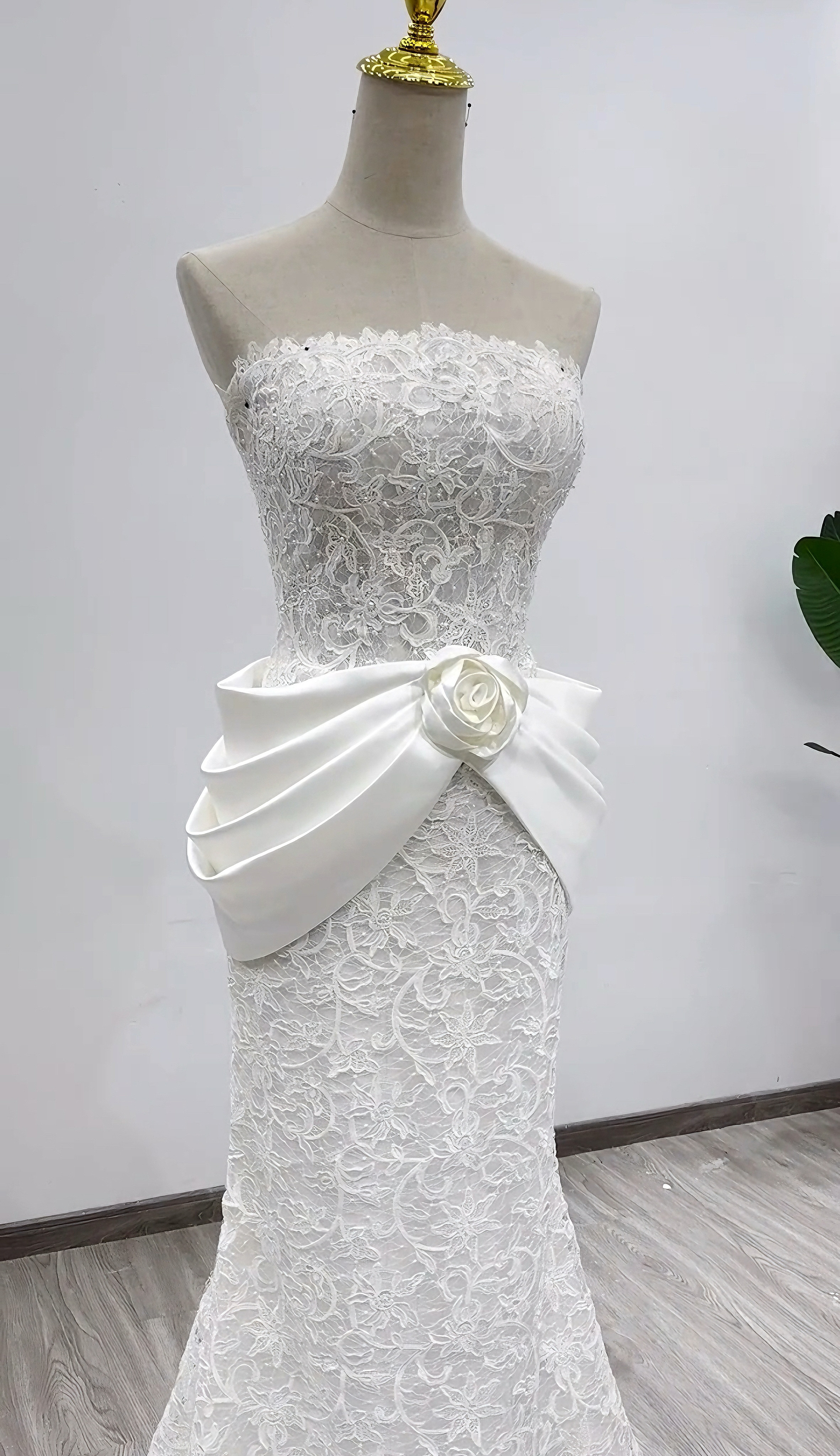 2025新作！オリジナル　総レース　ビスチェライン　デコルテ　花サテン　ブライダル　ギャザースカート　細見えシルエット