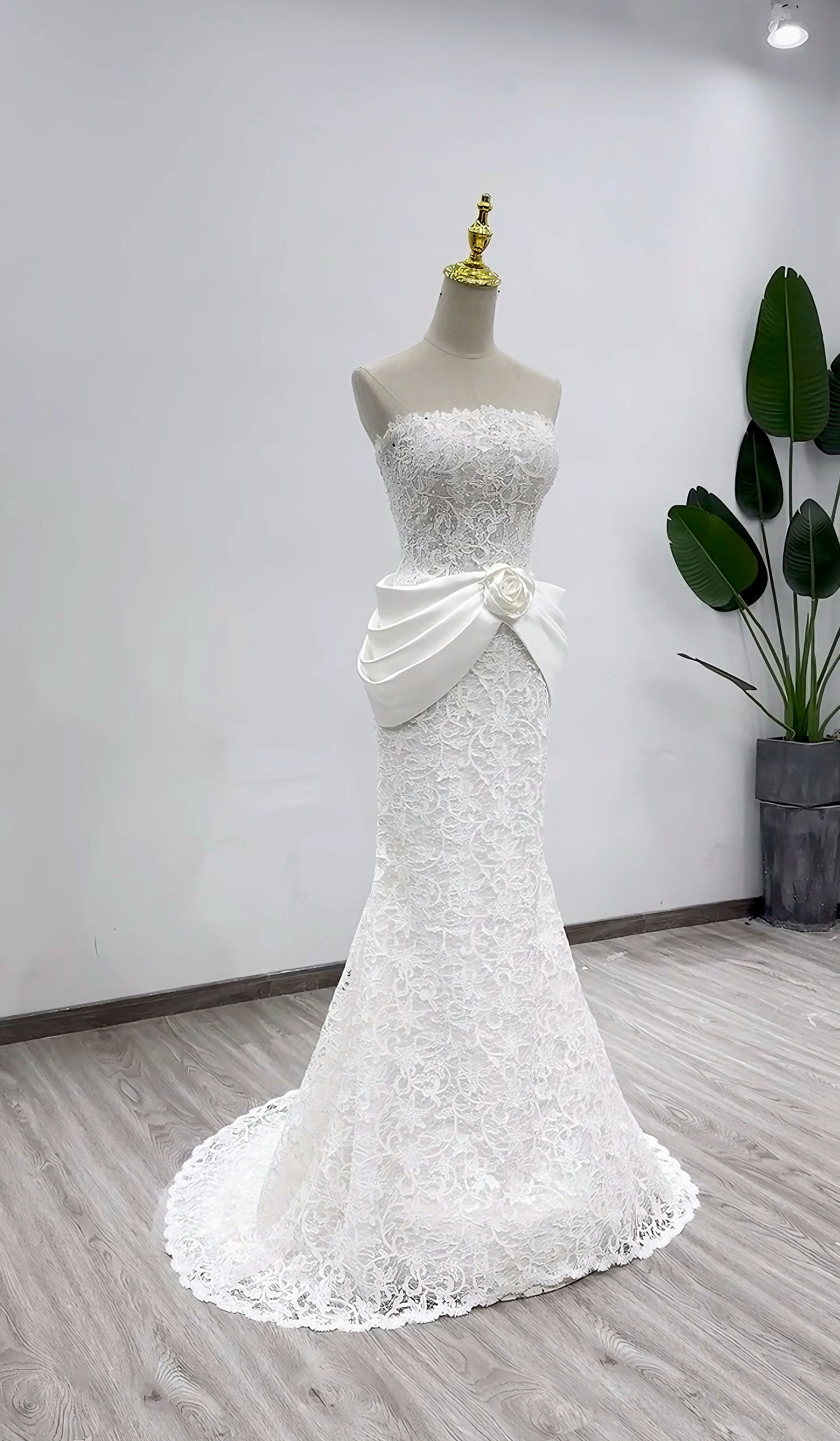 2025新作！オリジナル　総レース　ビスチェライン　デコルテ　花サテン　ブライダル　ギャザースカート　細見えシルエット