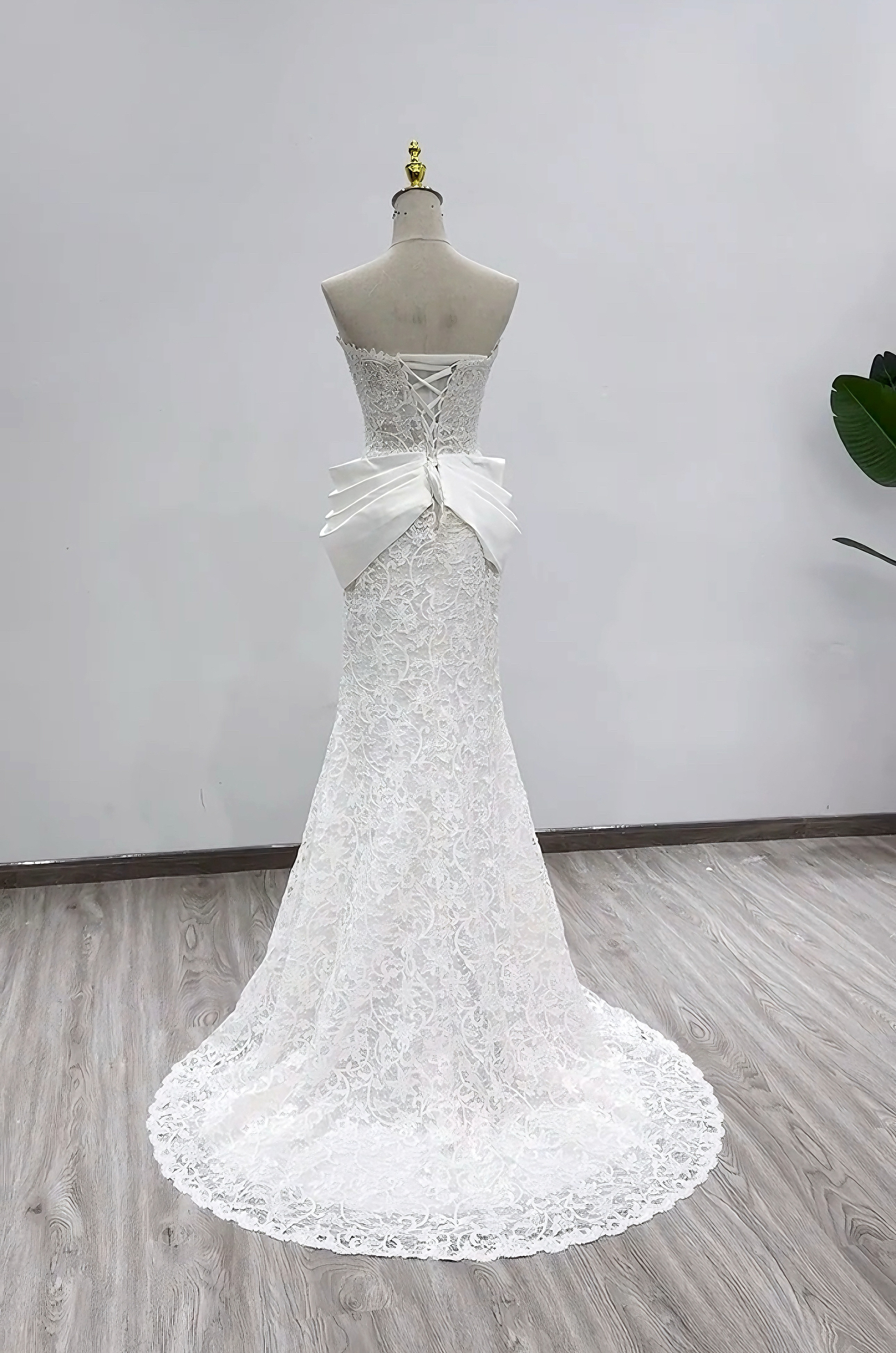 2025新作！オリジナル　総レース　ビスチェライン　デコルテ　花サテン　ブライダル　ギャザースカート　細見えシルエット