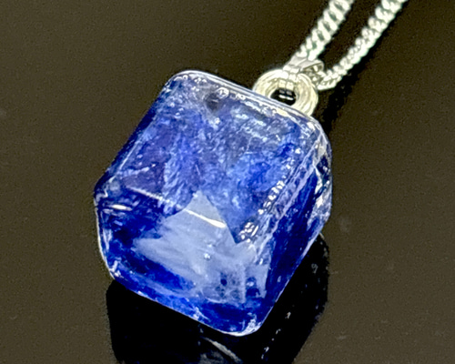 blue ever】ブルーエバー 天然あおばなのネックレス(ガラス四角) 草津