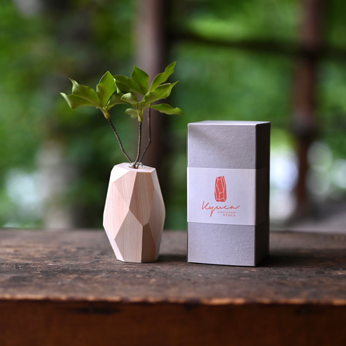 KYUCA＞森から生まれた木曽ひのきの一輪挿し ディフューザー・アロマ