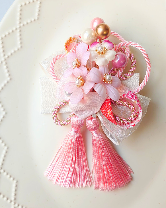 【桜と和紐の髪飾り】ダブルタッセル＊七五三や卒業式に＊ヘアクリップ 2枚目の画像
