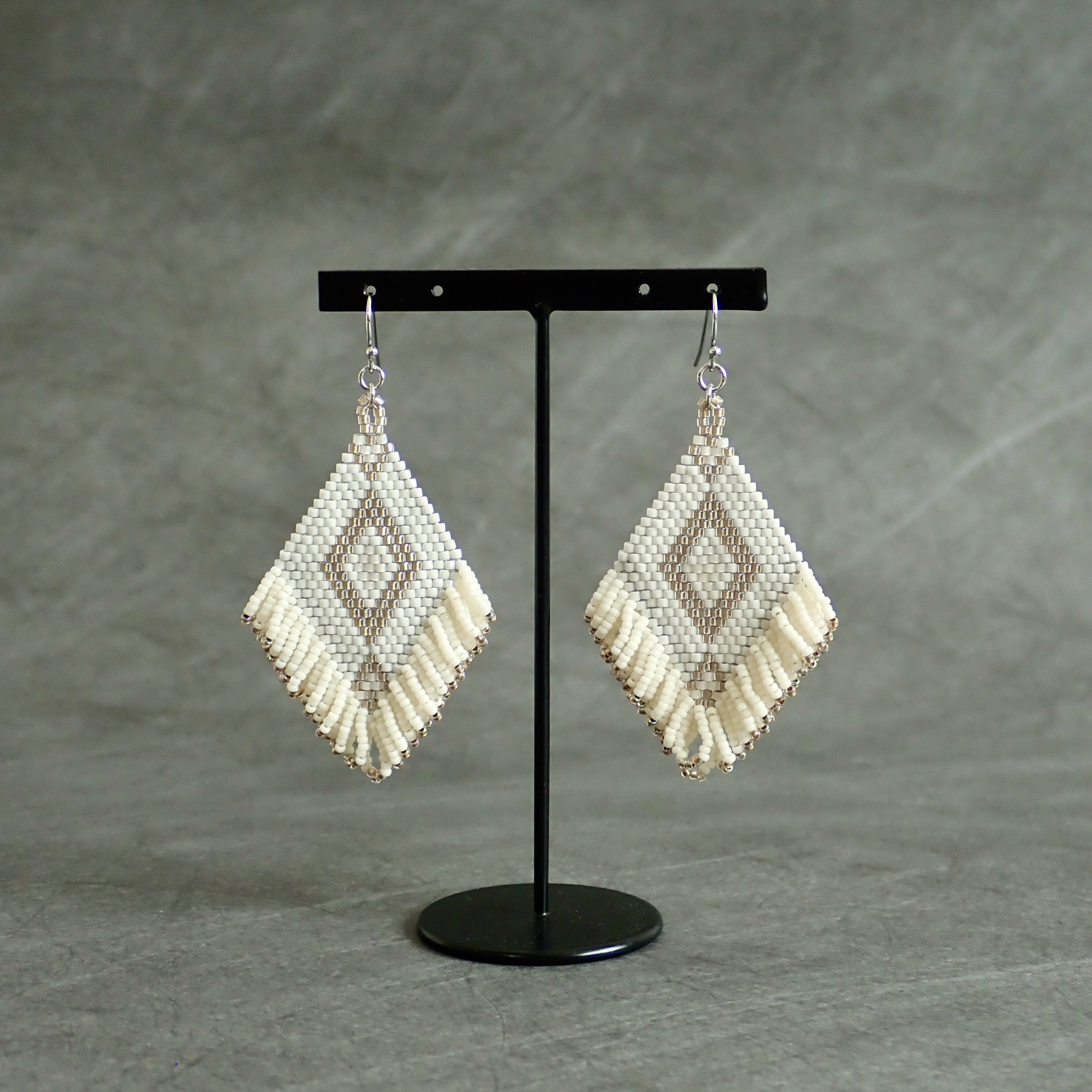 ◻︎受注製作◻︎【Garuda】pierce/earring-off white-