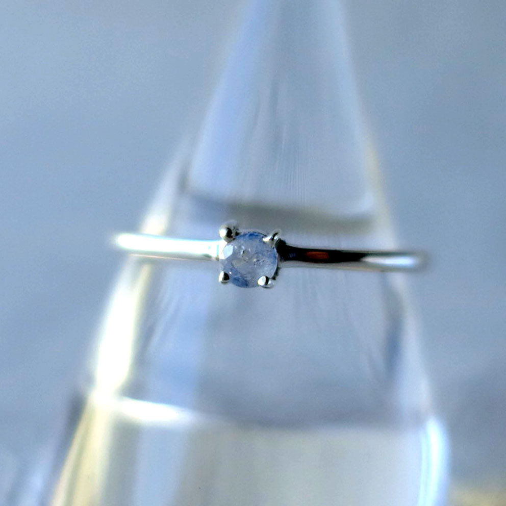 ベニトアイト リング 青 天然石の平打ち指輪 バイカラー #11 晴れやかブルー2025