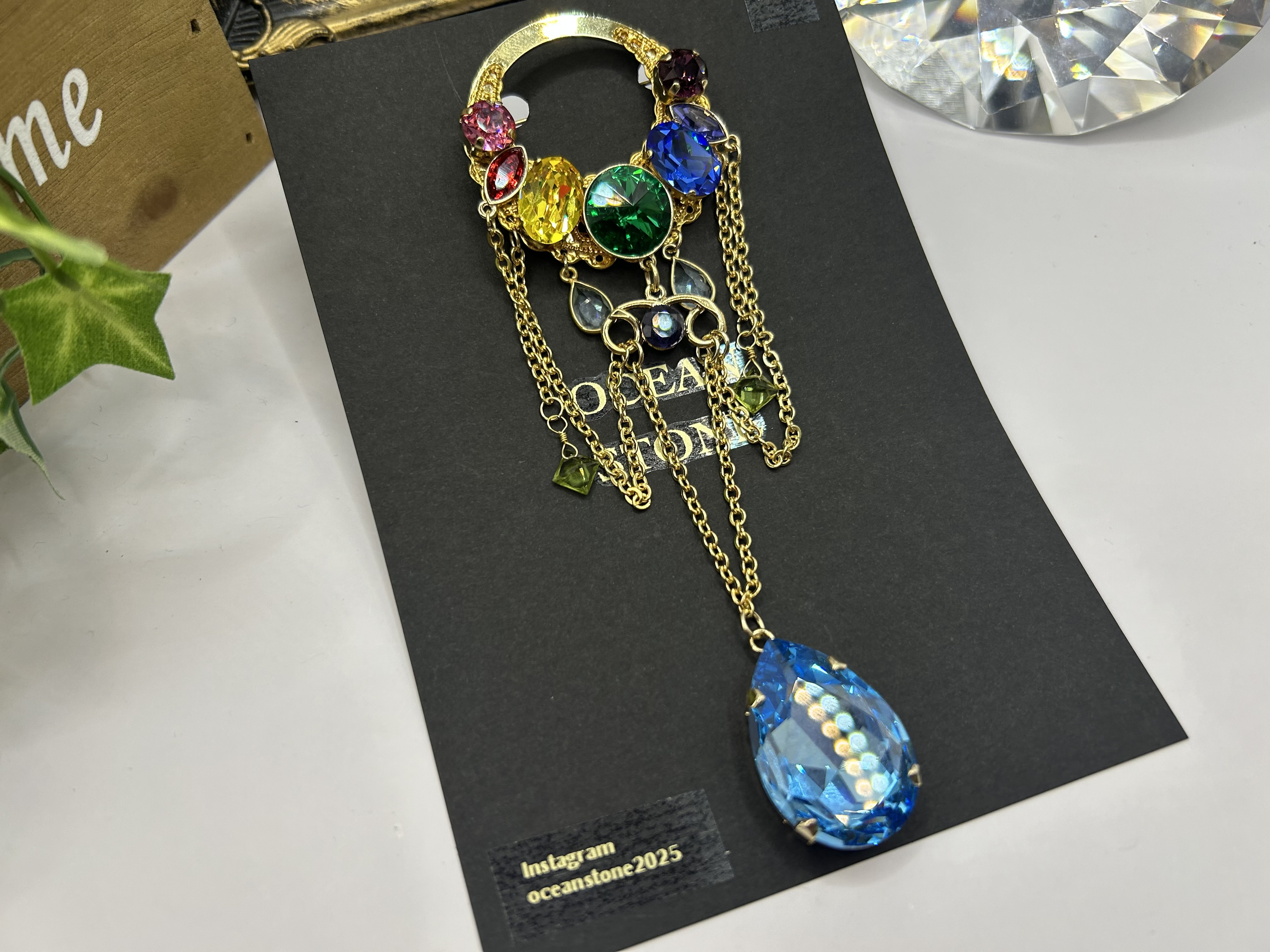 ムーンシャンデリアブローチ（ゴールド）OCEAN STONE