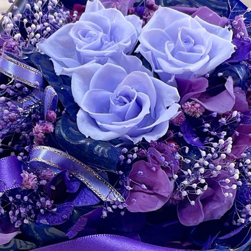 送料無料、ラッピング込み】✨大人気の紫バラ花束アレンジメント