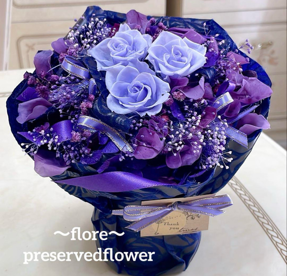 送料無料、ラッピング込み】✨大人気の紫バラ花束アレンジメント