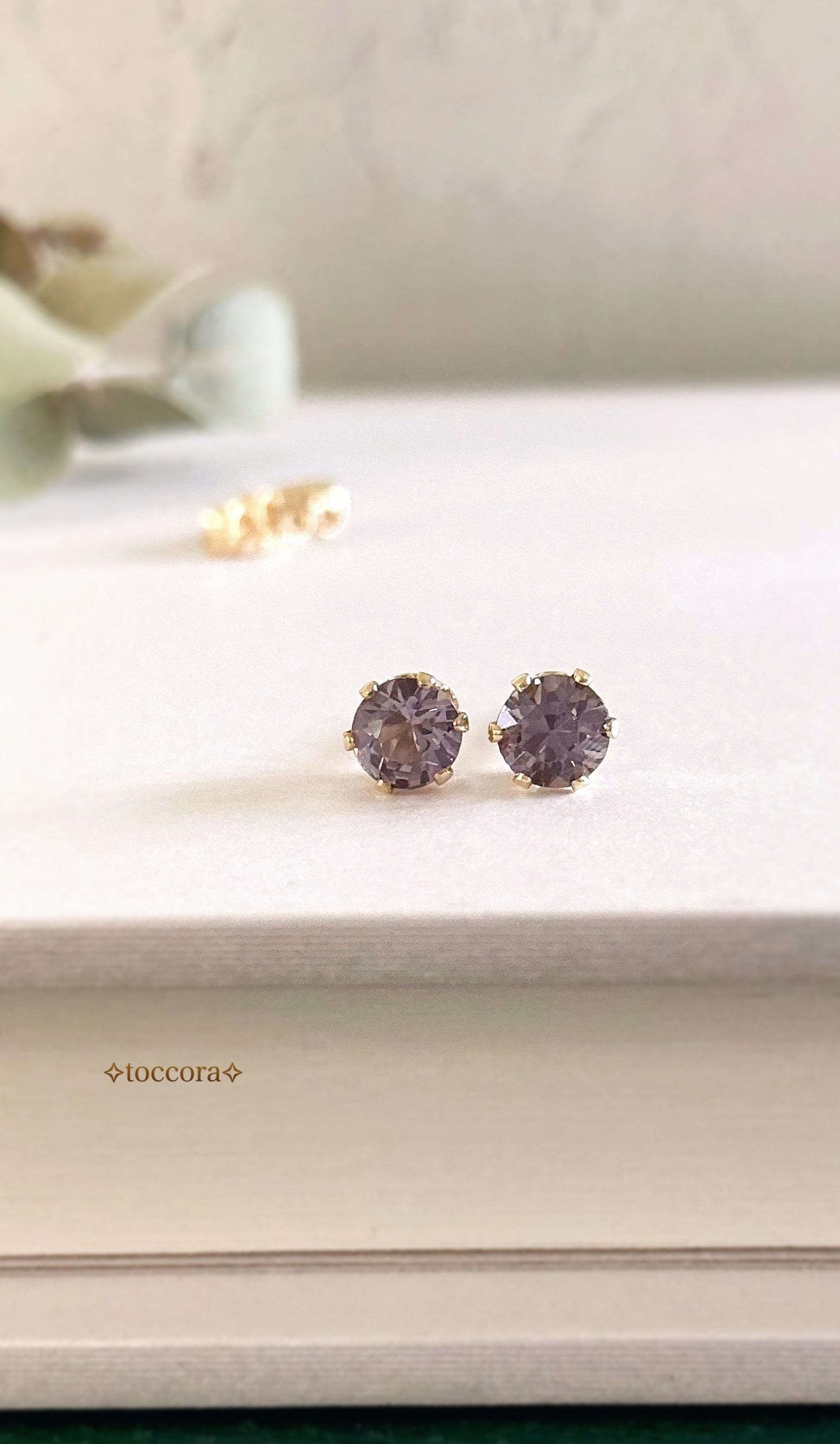 【送料無料】天然石と14kgfꕤ*.ﾟ4mmチタンパープルスピネルスタッドピアス 6本爪クラウン枠