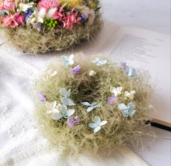 蝶が舞う スモークツリーのリース(ブルー) ドライフラワー フラワー