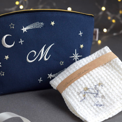 【選べるイニシャル】星空の刺繍ポーチ & 十二星座の刺繍ハンカチのセット【名入れ可】リネン ワッフル プレゼント 2枚目の画像