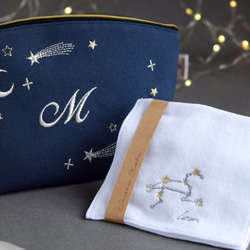 【選べるイニシャル】星空の刺繍ポーチ & 十二星座の刺繍ハーフハンカチのセット【名入れ可】今治タオル コットン ギフト 2枚目の画像