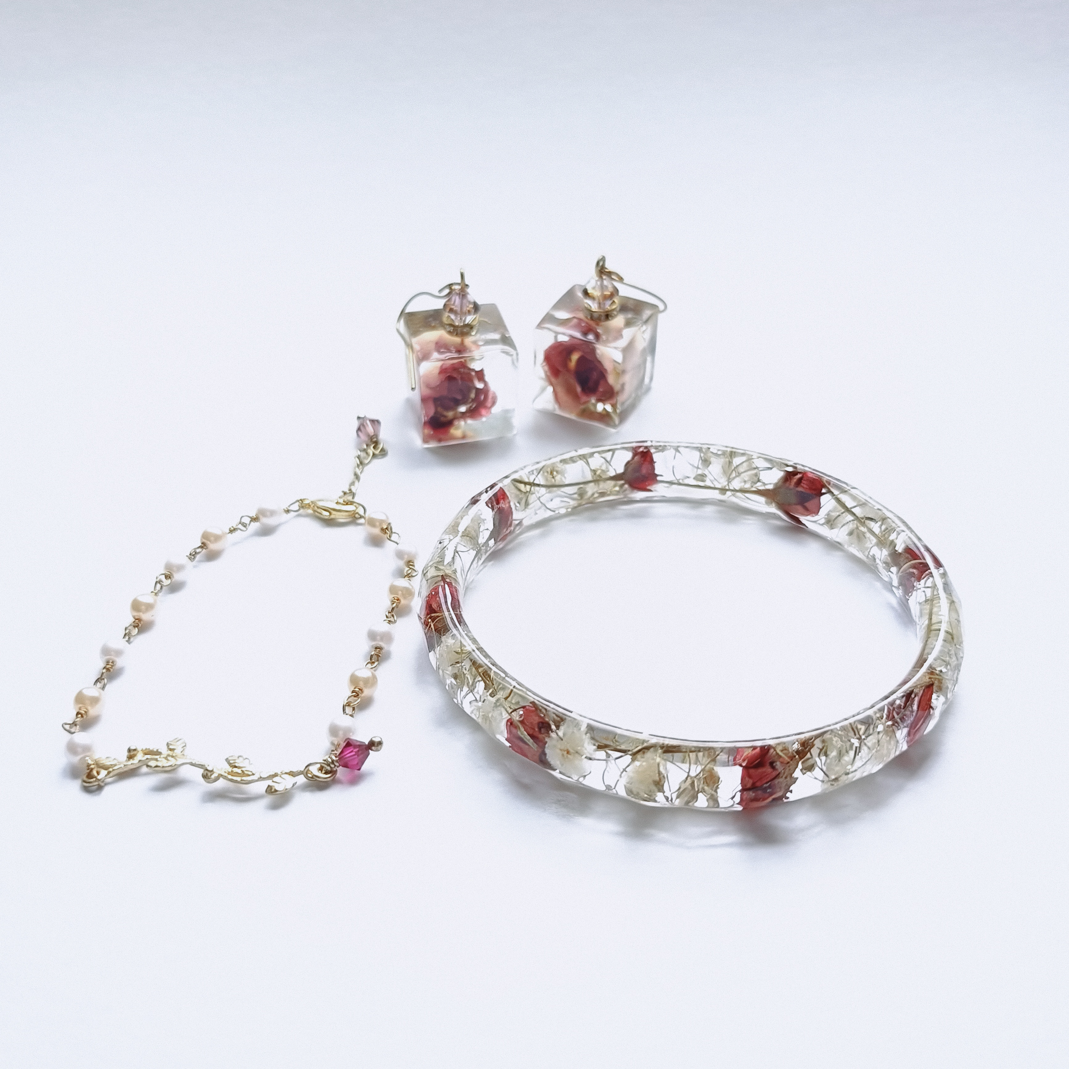5周年記念福袋SALE　〜アンティークローズのアクセサリー3点セット〜 薔薇　バラ　ばら　アクリル　レジン　クリア　透明