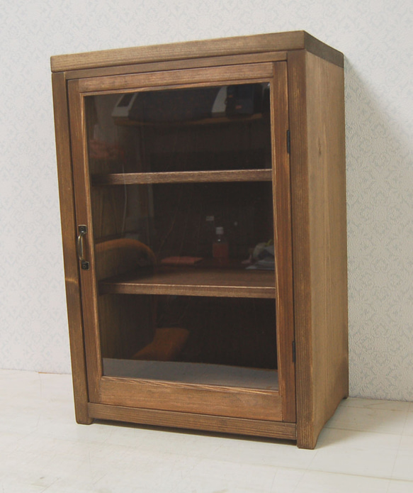 一枚扉のミニカップボード/シェルフ（現品） 2枚目の画像