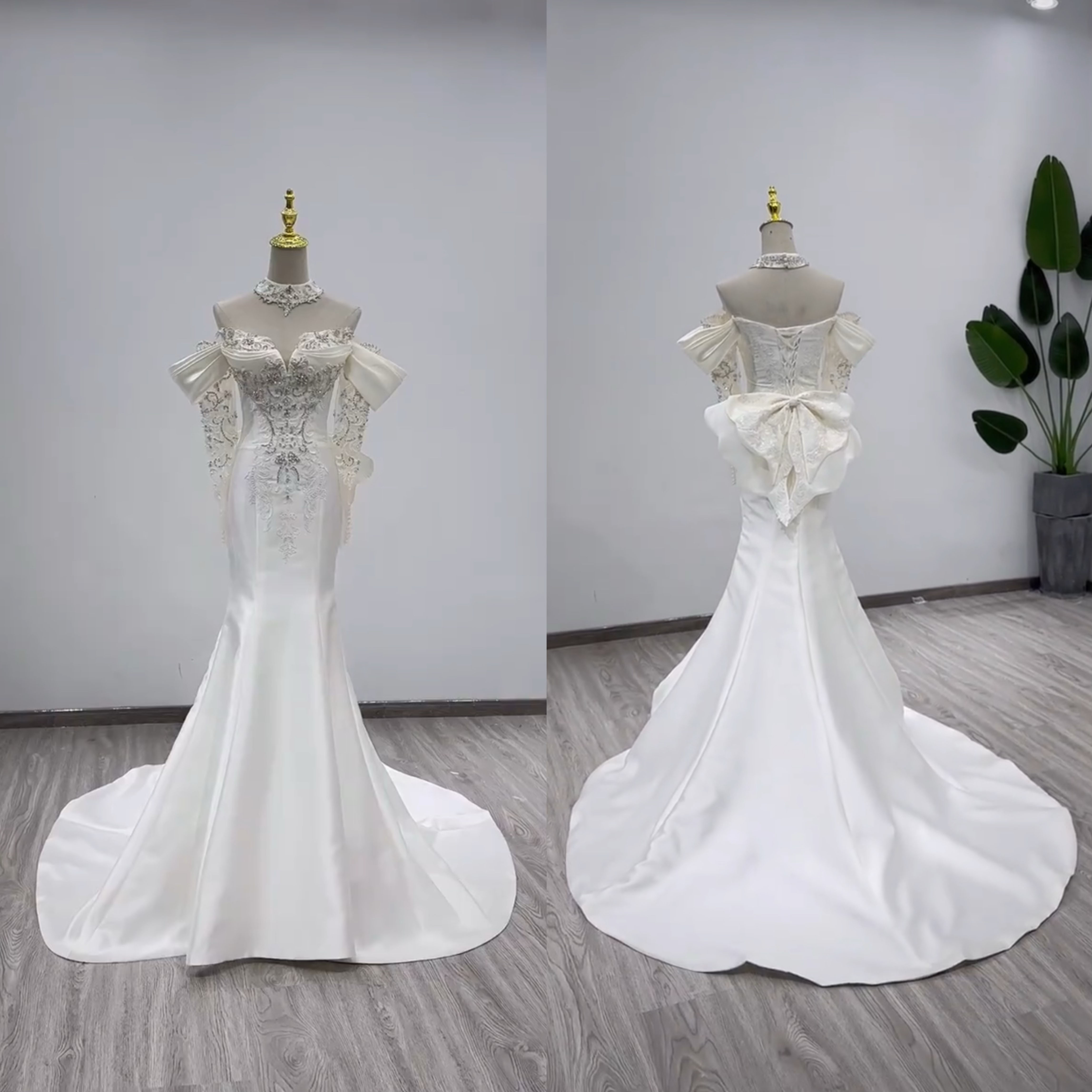 見逃さない！オフホワイト　ビジュー付き　バックリボン女王派　二の腕を隠せる　オフショルダー　マーメイドドレス　レース挙式