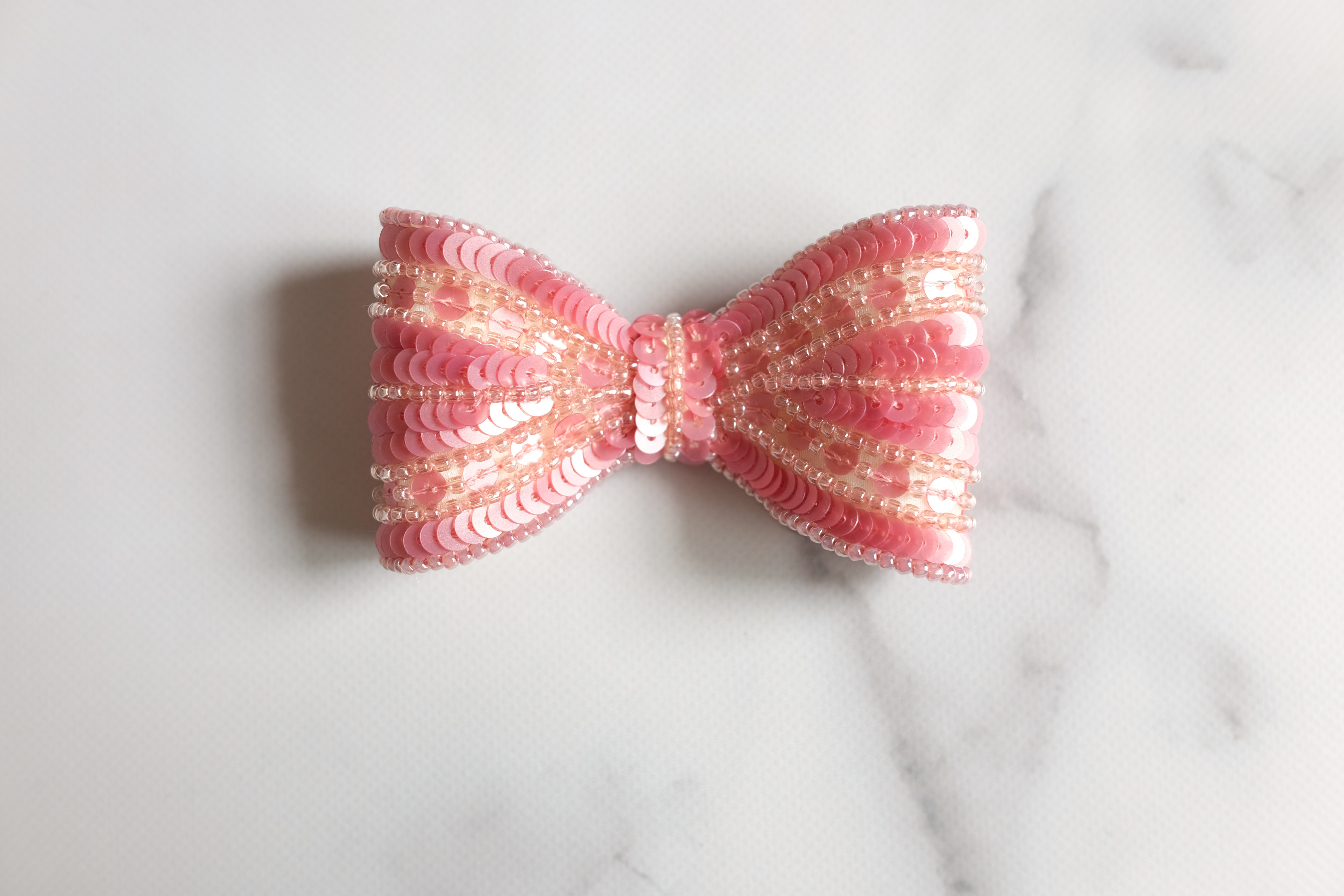 大人のビーズ刺繍リボンブローチ　ローズピンク