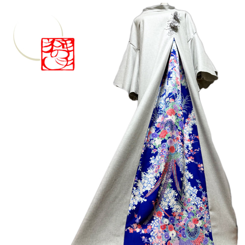 専用です着物振り袖リメイク青と白の花柄ノースリーブドレス 専用です着物振り袖リメイク青と白の花柄ノースリーブドレス