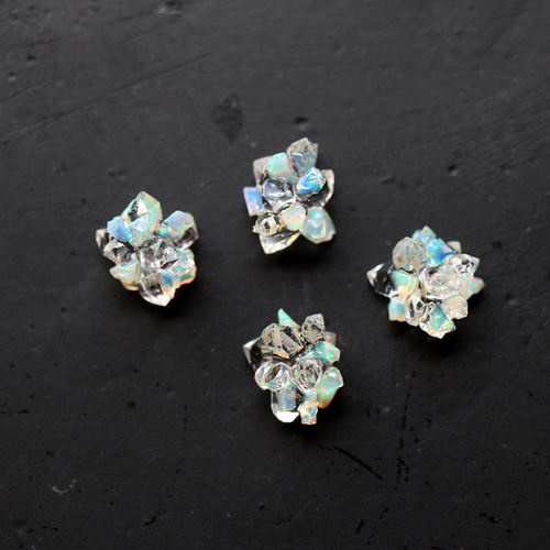 オパールとダイヤモンドクォーツのピアス ピアス（スタッド・一粒
