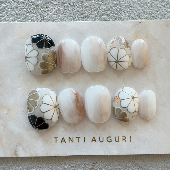 高級 豪華 ネイルチップ 成人式 ベリーショート 菊 振袖 和風 着物用 前撮り 和装 白 付け爪 白無垢 和柄 和服 1枚目の画像