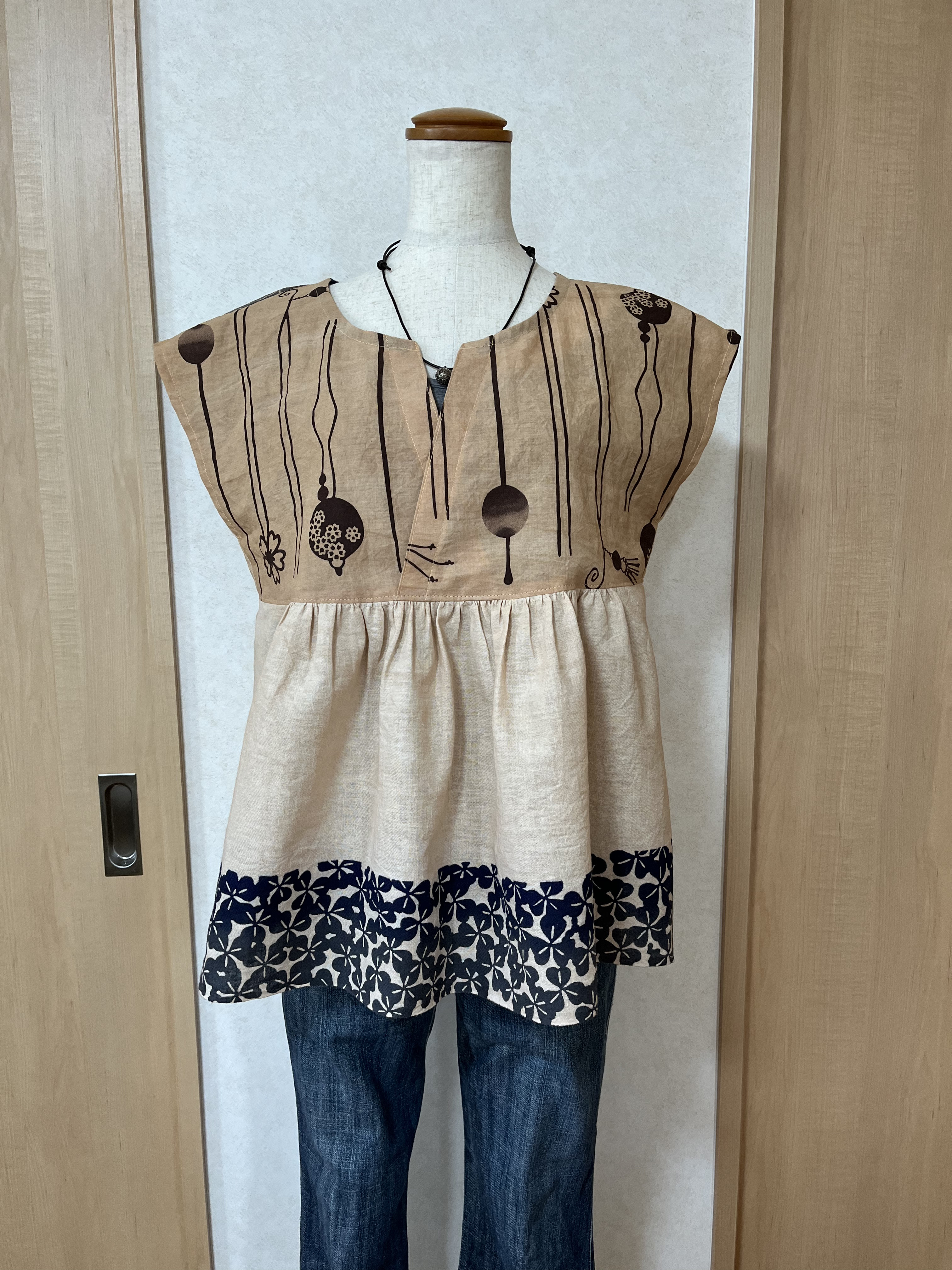 柿渋染めの手ぬぐいリメイク　胸元カシュクールブラウス　Ｍサイズ　かんざし