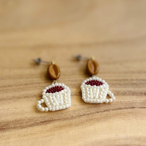 珈琲好きさんのための刺繍ピアス/イヤリング コーヒーカップ刺繍