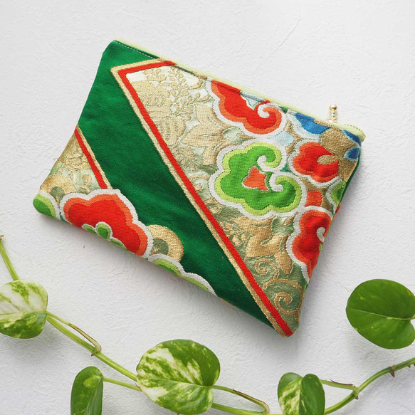 縁起を運ぶ✧着物帯リメイクポーチ 2枚目の画像