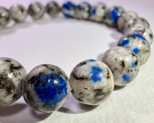 K2 ケーツー】神秘的なブルースポット 天然石 ブレスレット