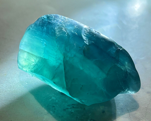 【湖南省】　激ヤバカラチェン　ブルーフローライト 中国・湖南省産カラーチェンジ・ブルーフローライト 43g