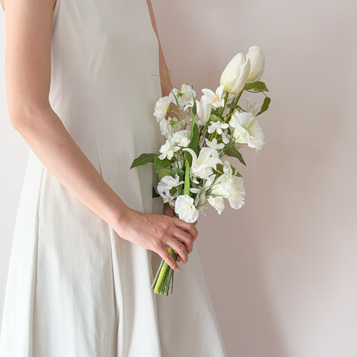 ブートニア付き】チューリップのホワイトブーケ／アーティフィシャル