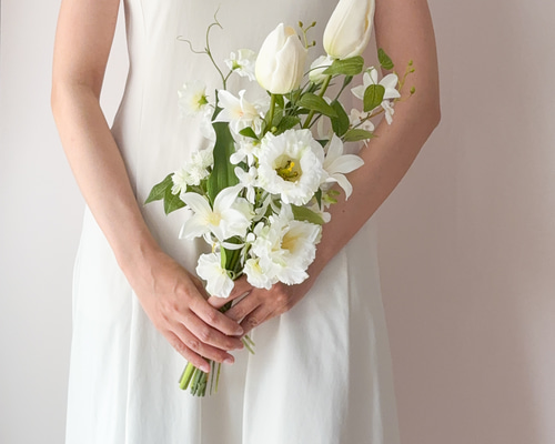 ブートニア付き】チューリップのホワイトブーケ／アーティフィシャル